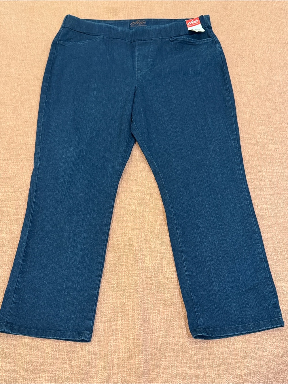 NWT - W39L27.75 Women’s Straight Leg stretchy Jeans in Dark Blue